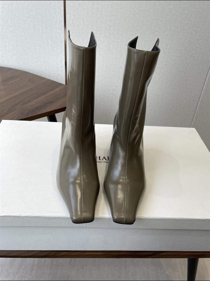 2025112817448524 390